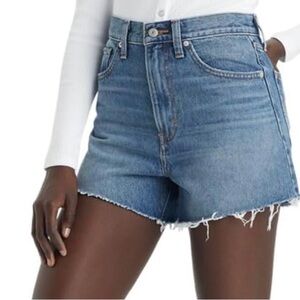 Levi high waisted mom short